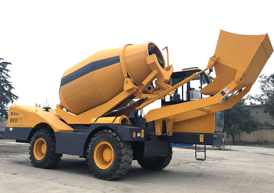 Self Loading Concrete Mixer