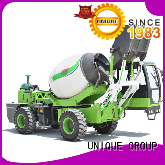 four wheels-driving cement mixer truck concrete mixing to dischargefor construction site